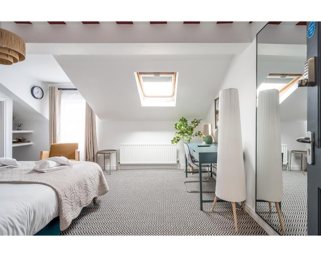 The Wellesley Hotel Белфаст Стая снимка